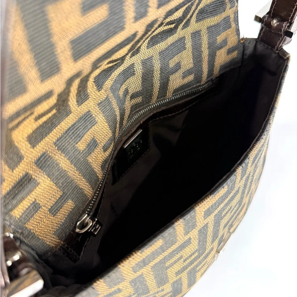 ✨SOLD✨ Vintage Fendi Zucca Baguette - Picture 8 of 10